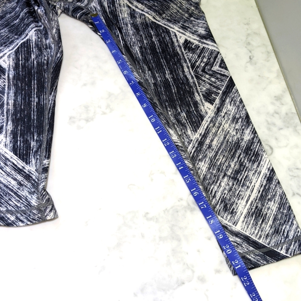 Lululemon Capris - Picture 4 of 5